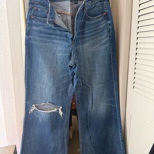 American Eagle Strigid  Blue Distressed Straight-Leg Jeans 14 Regular